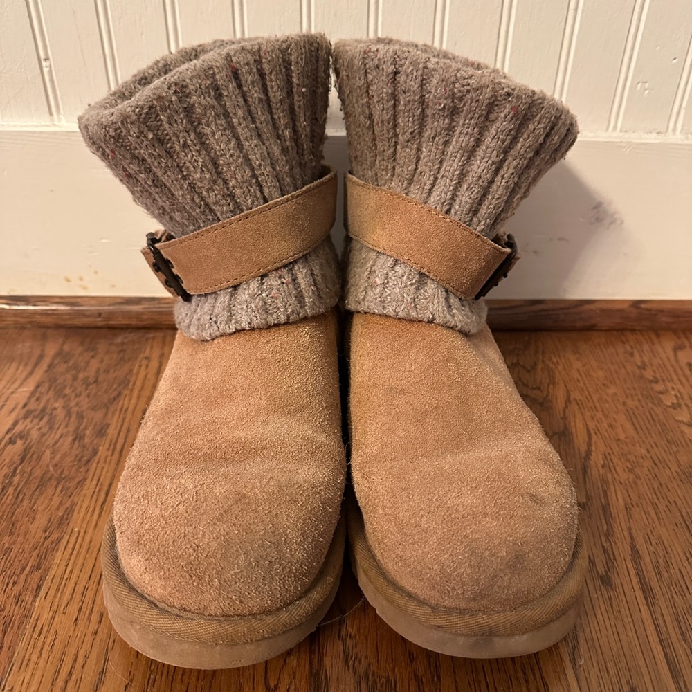 Cozy Chestnut Cambridge UGGs